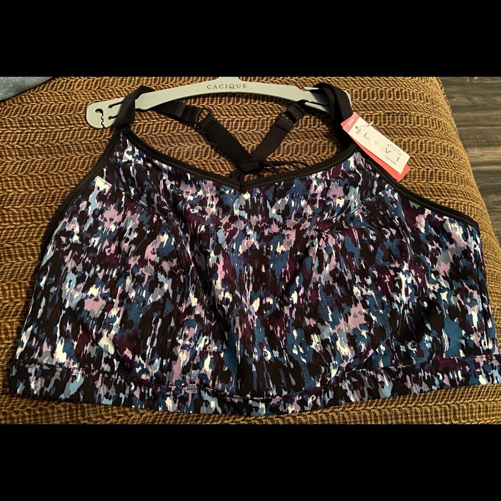 Livi Active size 22/24 sports bra